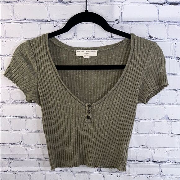 Urban Outfitters Tops - ✨ Urban Outfitters Olive Green Ribbed Top - Size Small, Excellent Condition